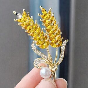 Gold Wheat Pearl Brooch Rhinestone Crystal Floral Pin Elegant Vintage Style